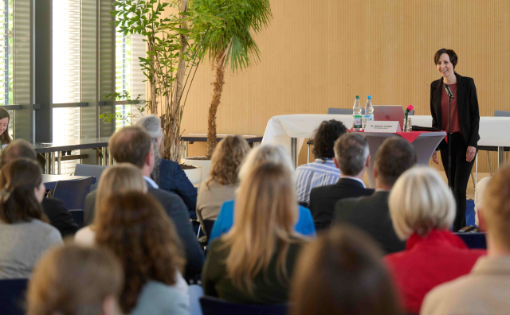 Vortrag von Dr. Stefanie Liedtke (GKV-Spitzenverband, Abteilung Gesundheit) Vortrag von Dr. Stefanie Liedtke (GKV-Spitzenverband, Abteilung Gesundheit)